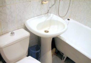Установка раковины тюльпан в ванной в Вырице