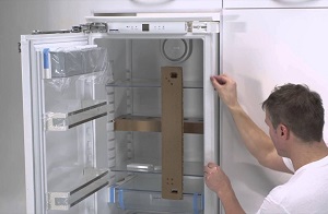 Установка встраиваемого холодильника в Вырице